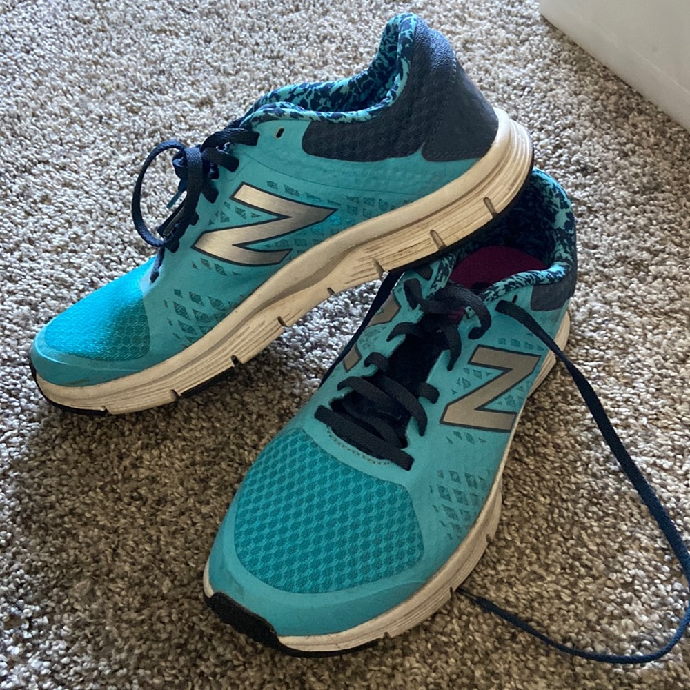 Womens new balance comfort ride size 8.5